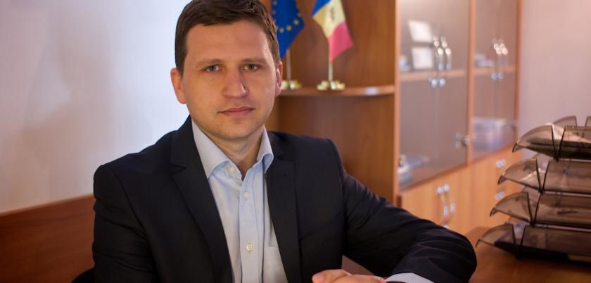 Guvernul trebuie să facă rost rapid de mijloace financiare.  Foto: Vadim Denisov