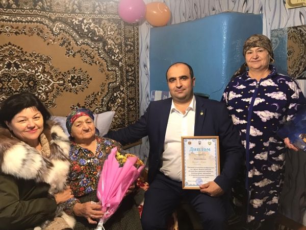 Власти Комрата поздравили 90-летнюю жительницу столицы с юбилеем.
