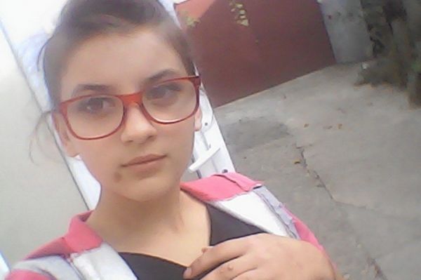 O fată de 13 ani a dispărut fără urmă.