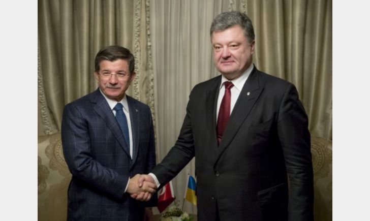 Президент Украины Петр Порошенко и премьер Турции Ахмет Давутоглу.