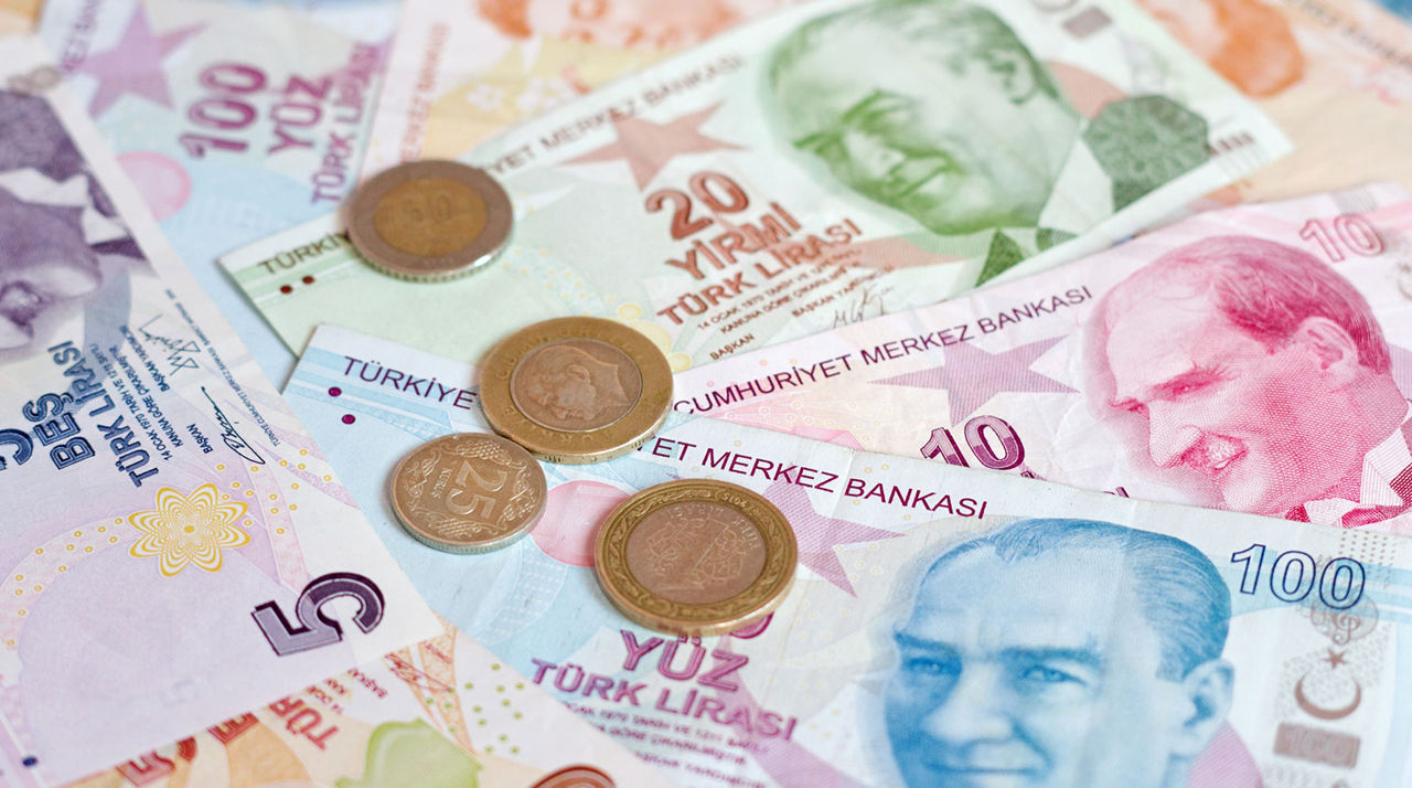 Turcia intenționează să interzică plățile în numerar pentru achiziții scumpe.