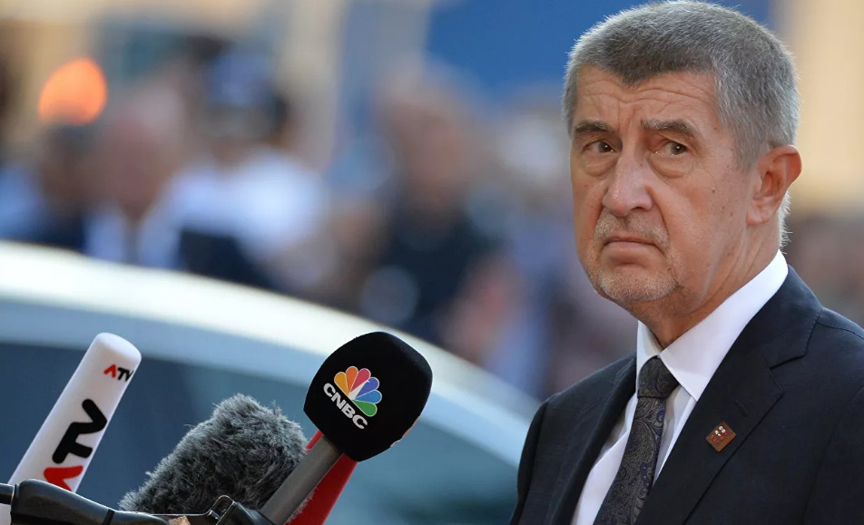 Премьер Чехии заявил, что не гордится своим коммунистическим прошлым.
