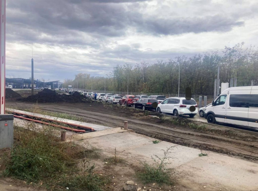 На КПП в Скулянах образовались очереди из автомобилей.