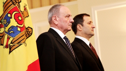 Candidatul la funcția de premier, Vlad Filat, a venit în aceste minute la reședința de stat a președintelui țării, Nicolae Timofti