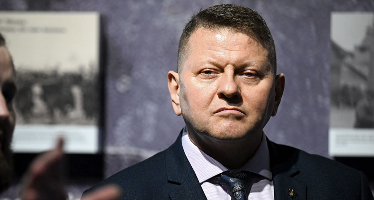 Залужный заявил Зеленскому, что намерен баллотироваться в президенты: Да, буду.