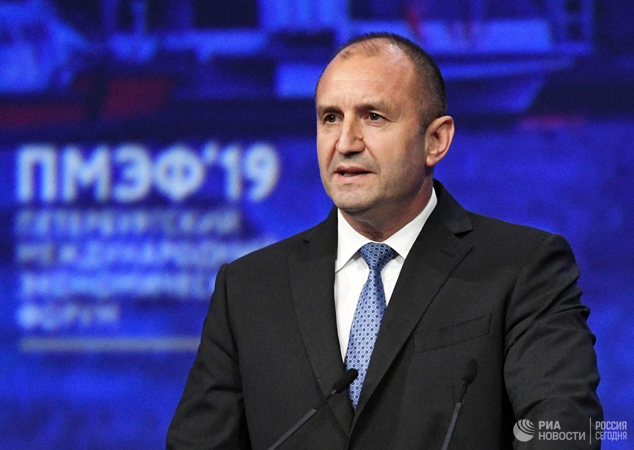 Президент Болгарии наложил вето на приобретение американских истребителей.