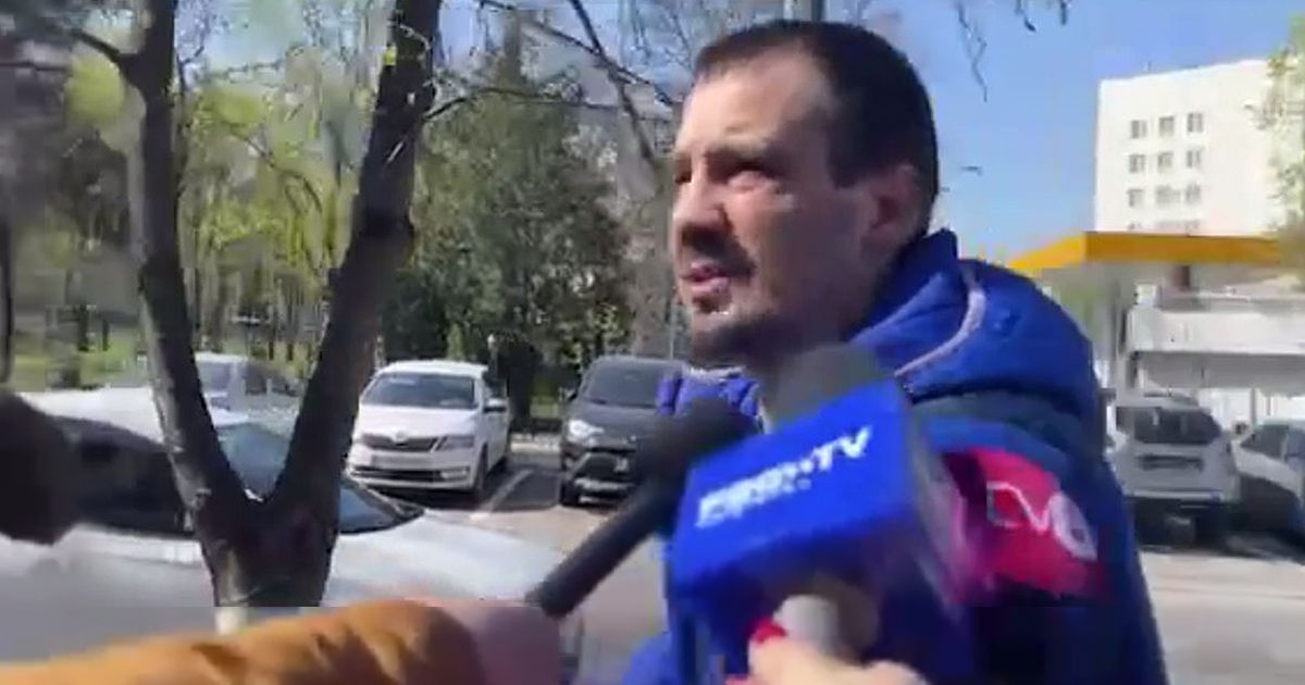 Шаран на вопрос, как он снял браслет: Очень легко.