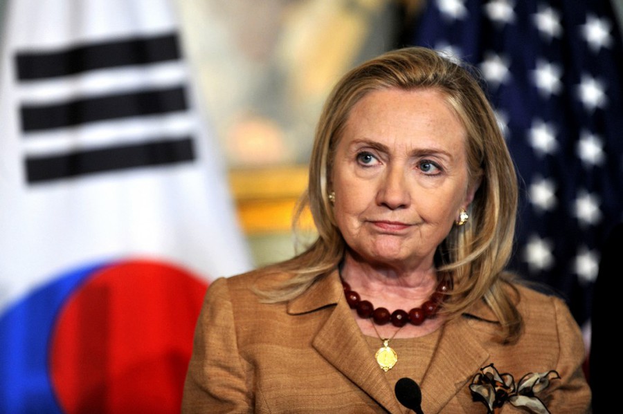 Relaţia dintre Obama şi cuplul Clinton modelează tabăra democrată de mai mulţi ani. 