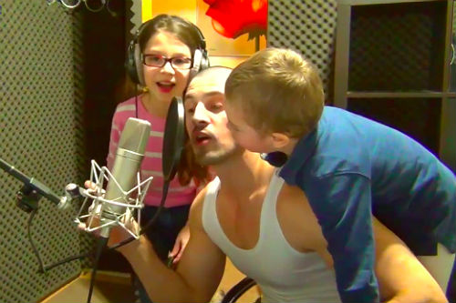 Din cauza turneului de promovare a noului său single, „Tango”, Stratan nu va reuşi să ajungă la Chişinău.