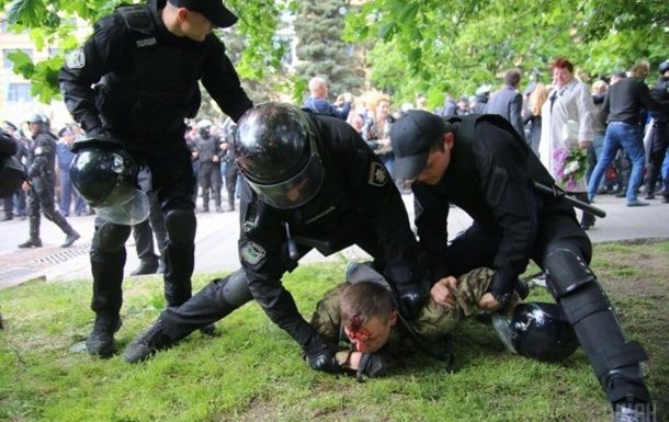 Аваков извинился за полицейских Днепра.