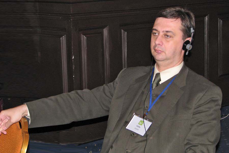Юлиан Кифу, является председателем Центра  предотвращения и  предупреждения конфликтов.