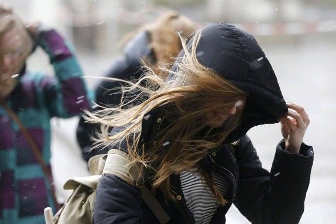 Ожидается усиление западного ветра порывами до 15-20 м\с. 