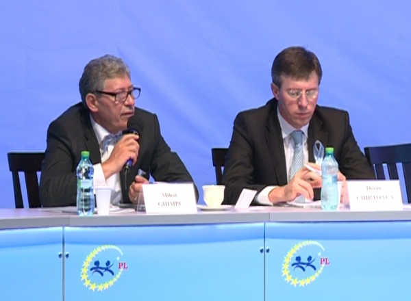 La congres liberalii i-au criticat dur pe cei de la guvernare si n-au uitat desigur nici de fostii lor colegi de partid.