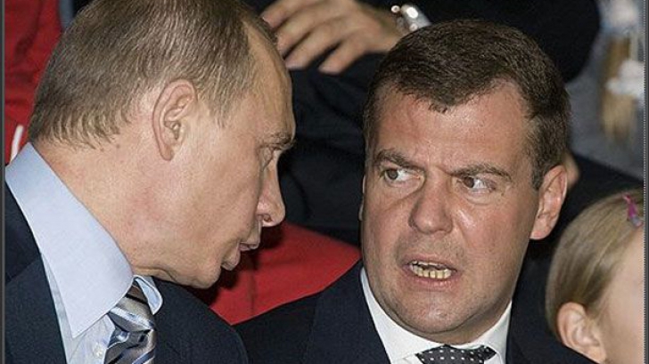 Vladimir Putin, a criticat marţi Guvernul pentru întârzierile înregistrate în punerea în aplicare a promisiunilor electorale, la un an de la revenirea sa la Kremlin.