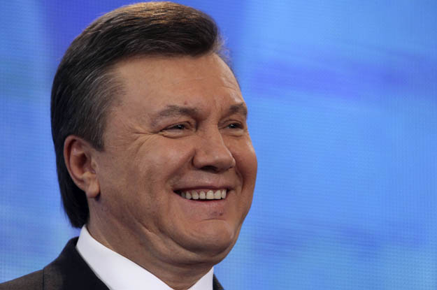 Пребывание Януковича на трибунах варшавского стадиона помогло украинцам уверенно обыграть Польшу