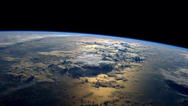 Хокинг считает необходимым основать в ближайшие 30 лет базу на Луне.