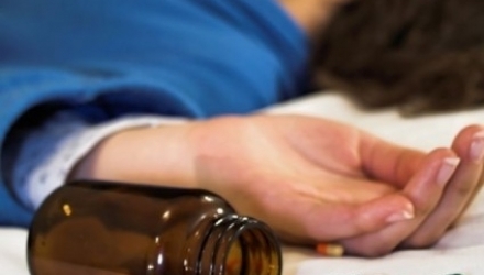 Două adolescente din capitală au fost la un pas de moarte noaptea trecută. Acestea au încercat să-și pună capăt zilelor consumând pastile în exces.