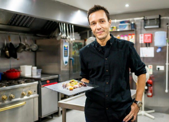 Александр Михайленко, родом из Молдовы, открыл в Лондоне EatofftheMenu.