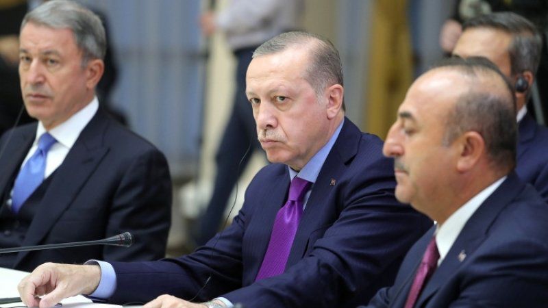Эрдоган заявил, что США пытаются нанести Турции удар в спину.
