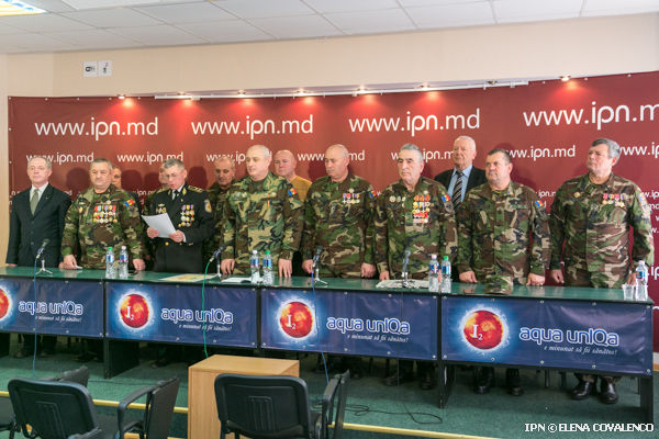 Oamenii, îndemnați de veterani să participe la Marea Adunare Centenară