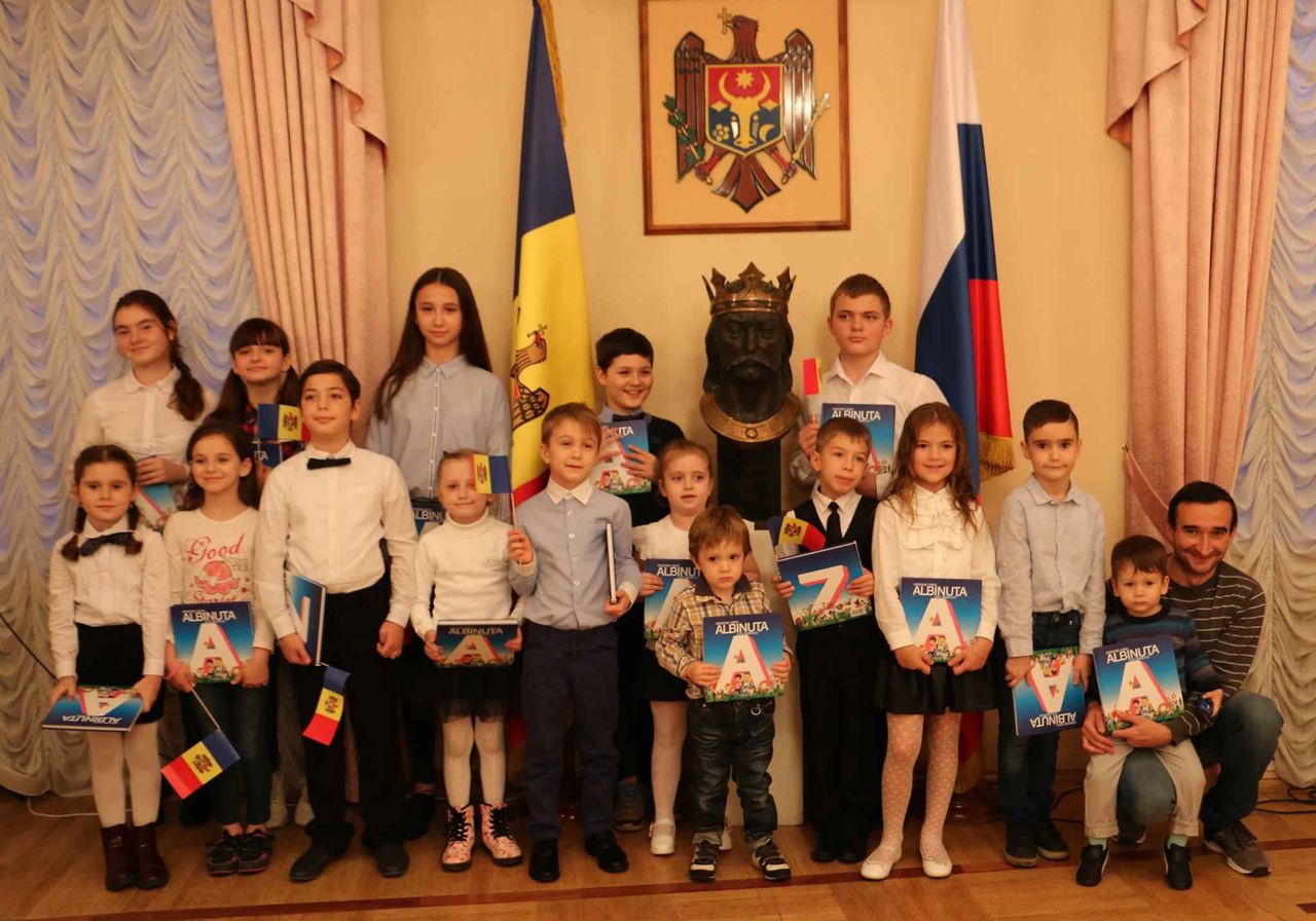 În Rusia a fost inaugurat Centrul moldovenesc cultural-educaţional „Plai”.