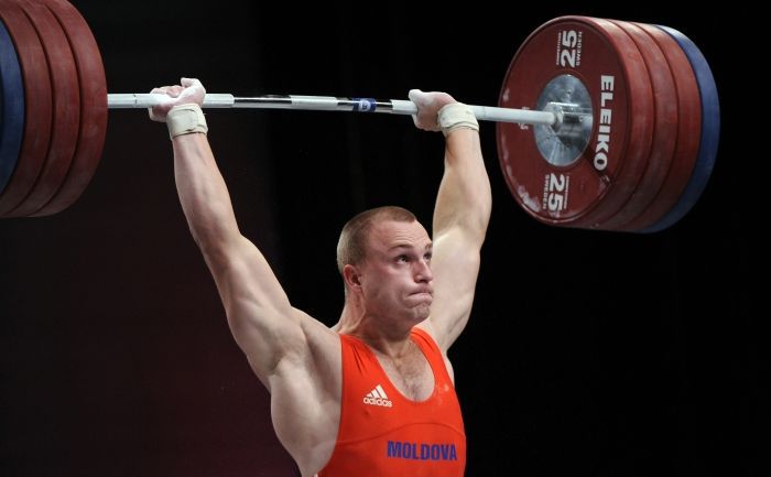 Halterofilul Anatolie Cîrîcu, medaliat cu bronz la Jocurile Olimpice de la Londra 2012, a fost suspendat pe o perioadă de opt ani din sportul de performanţă, după ce a fost prins dopat.