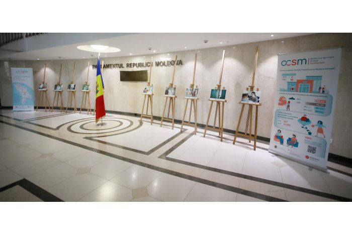 В парламенте открылась фотовыставка в рамках Всемирного дня психического здоровья.