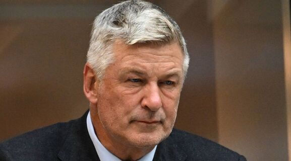 Актер Болдуин не смог добиться отзыва иска о пренебрежении безопасностью.