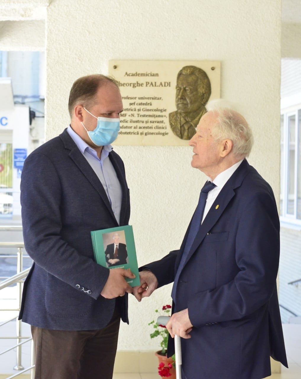 Состоялось открытие барельефа в честь Георге Палади на главном фасаде клинической больницы №1.