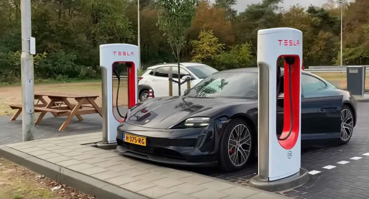 Tesla потратит 500 миллионов долларов на расширение сети зарядных станций.