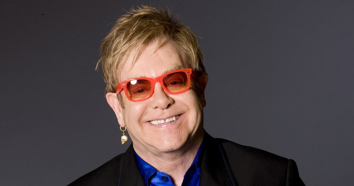 Elton John și-a pierdut parțial vederea din cauza unei infecții oculare.