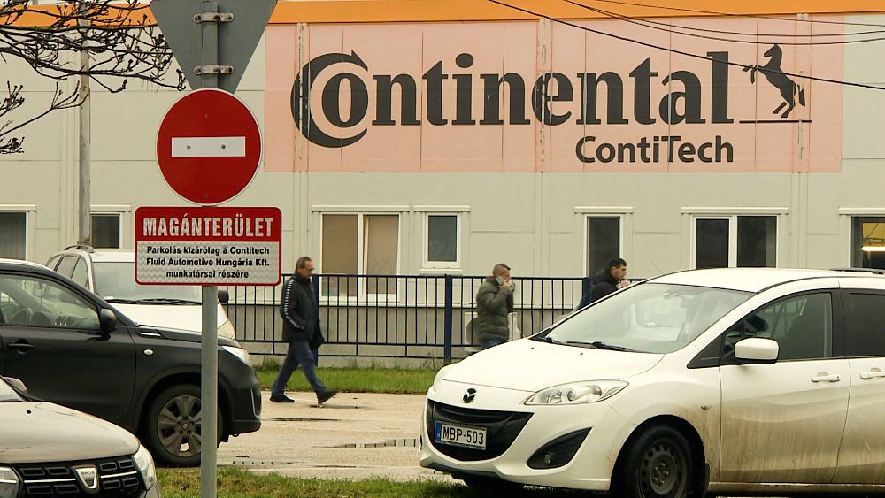 Кризис возник на заводе Continental в Венгрии: вместо местных – мигранты.