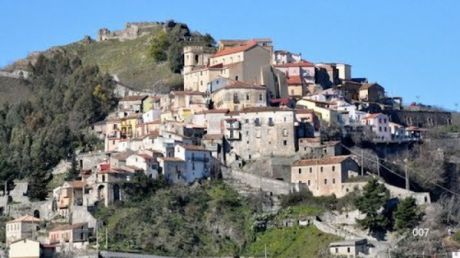 Primarul unui oraș italian le-a interzis locuitorilor să moară. Foto: ziare.com
