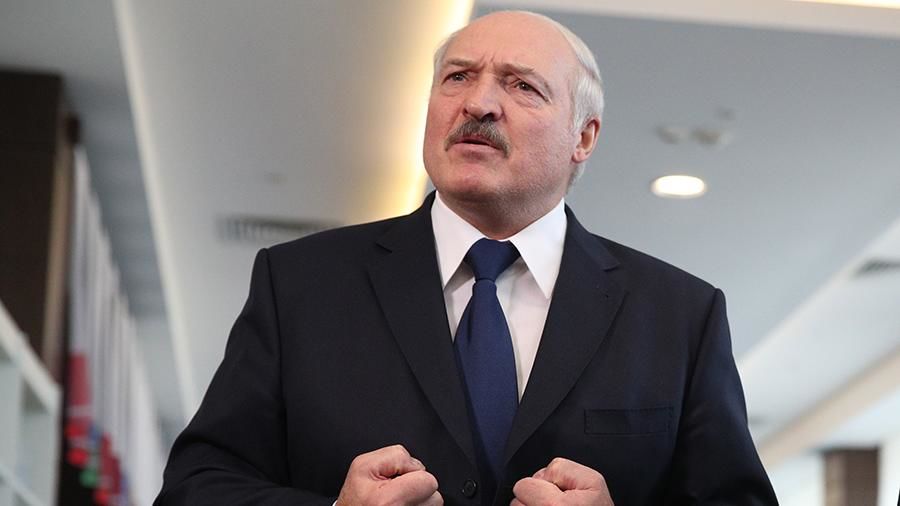 Лукашенко: Белоруссия оказалась в "горячей политической точке".
