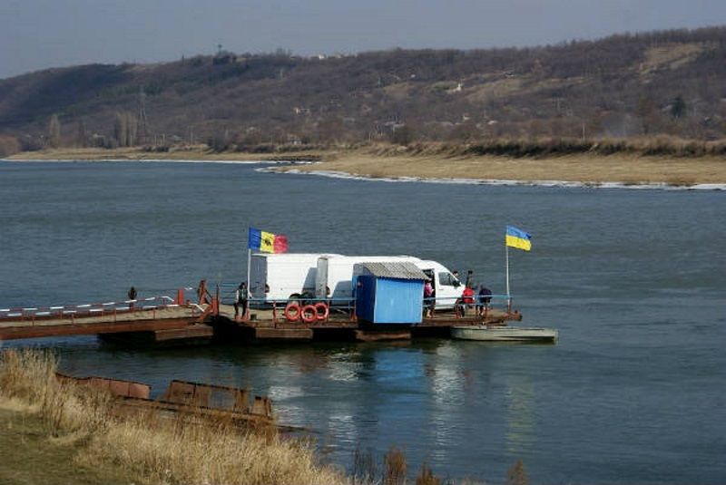 Наиболее востребованными пунктами пересечения границы оказались Леушены и Отачь.