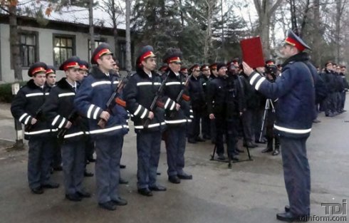 15 молодых сотрудников приняли присягу.