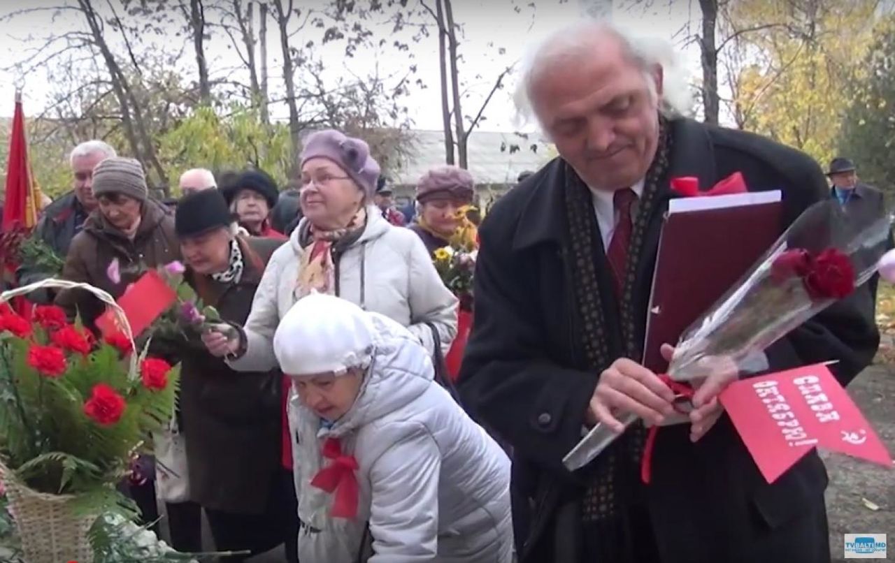 В Бельцах отметили 100-летие революции.