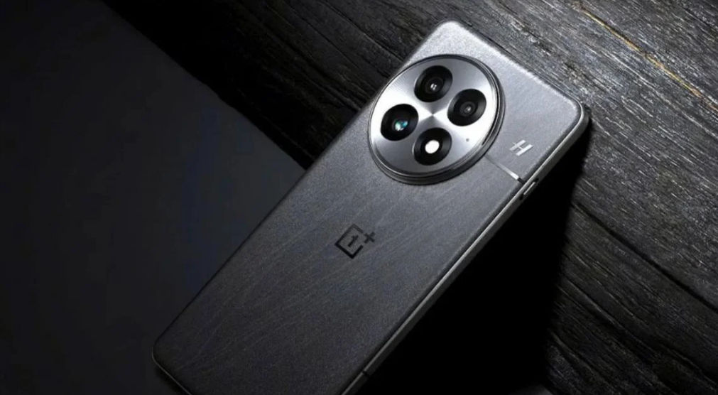 OnePlus a prezentat cel mai puternic încărcător magnetic pentru smartphone-uri.