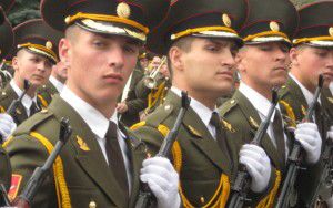 În opinia ministrului, este necesar ca militarii să poată interveni în mod operativ în situaţii de urgenţă.