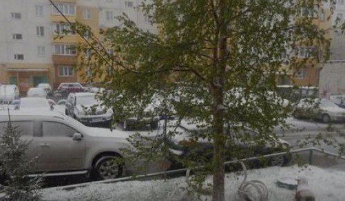 Первого июня осадки обрушились на города Ханты-Мансийского и Ямало-Ненецкого автономных округов.