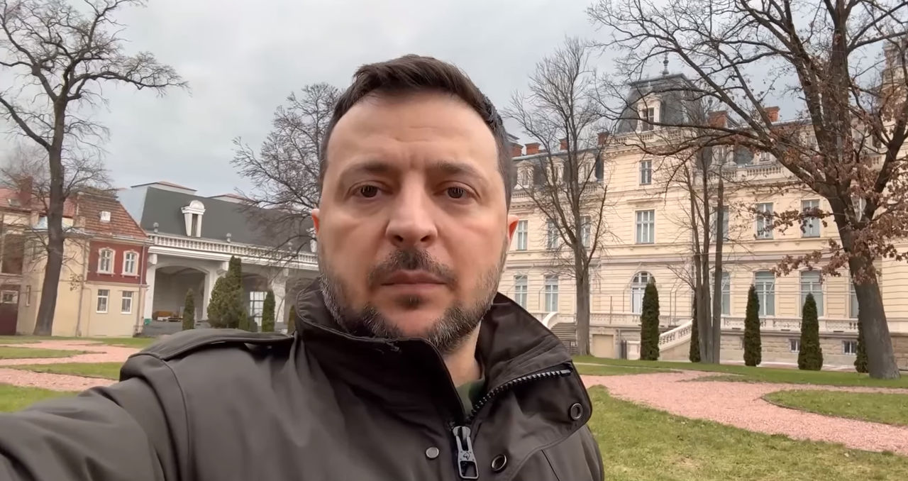 Зеленский: Украина не остановится и будет готовить новое контрнаступление.