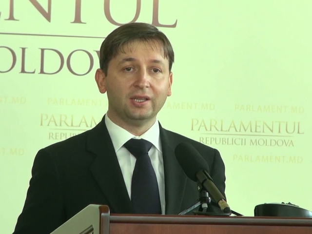 11 deputati comunisti ar putea fi sanctionati de oficialii europeni. O solicitare in acest sens ar fi fost expediata Bruxelles-ului de vicepresedintele Parlamentului, Andrian Candu.