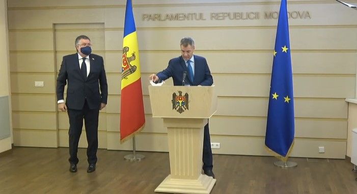 Реницэ и Цыку представили новые доказательства причастности социалистов к Багамскому делу