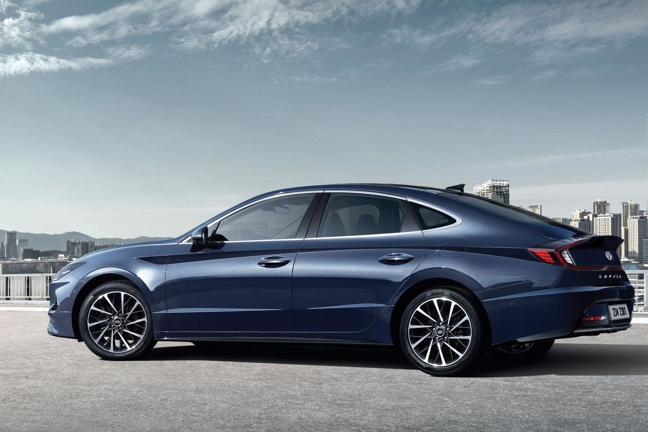 Hyundai обновил бизнес-седан Sonata.