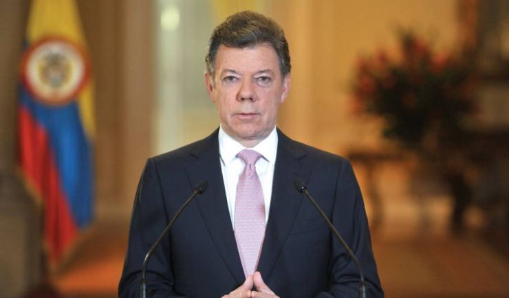 Santos a ținut un discurs pentru care a primit aplauze, după ce a zis că „nu voi renunța să lupt până în ultima zi în care voi mai fi președinte”.