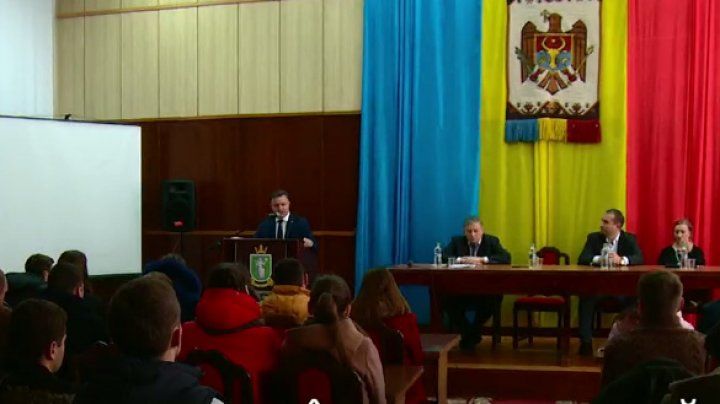 Министр сельского хозяйства посоветовал студентам заранее продумать возможности финансирования бизнес-проектов. 