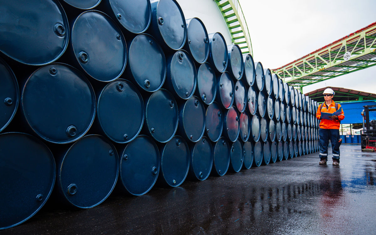 Нефть дорожает на фоне надежд по возобновлению спроса в Китае.