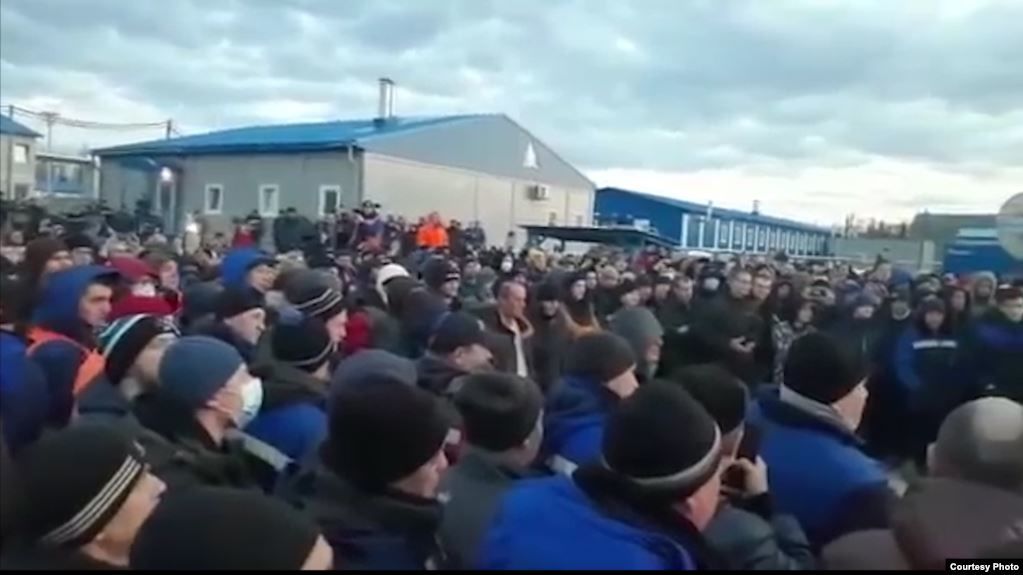 На месторождении "Газпрома" произошел "коронавирусный бунт".