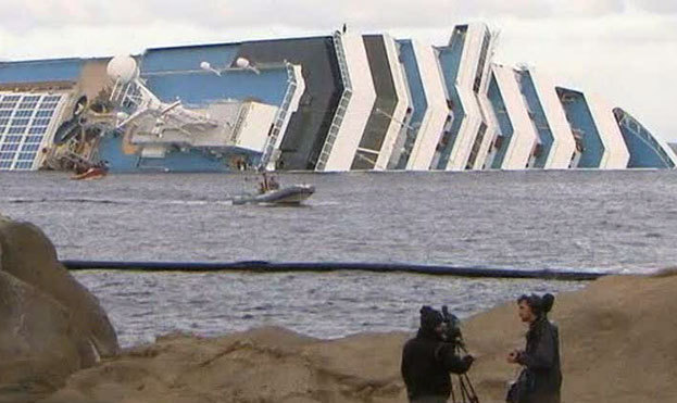Круизный лайнер Costa Concordia потерпел крушение 13 января 2012 года.