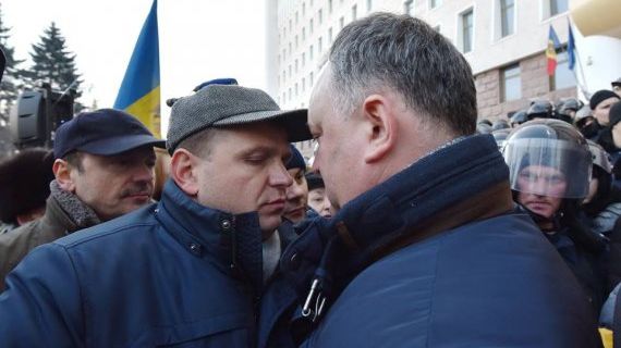 Основная борьба может развернуться между социалистом Игорем Додоном и лидер платформы DA Андреем Нэстасе.